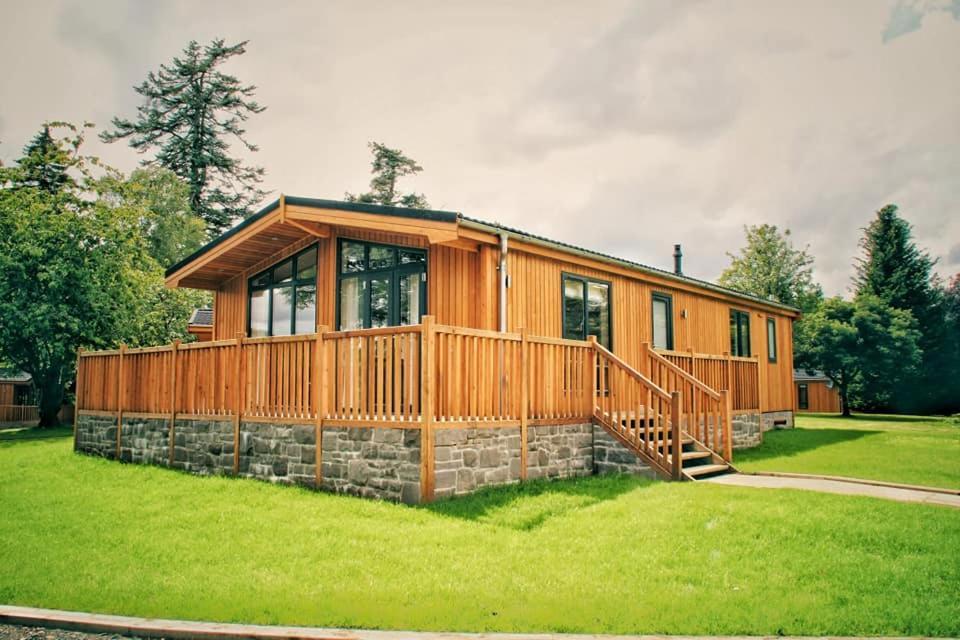 Skyline Lodge Loch Lomond Castle Lodges Balloch Extérieur photo